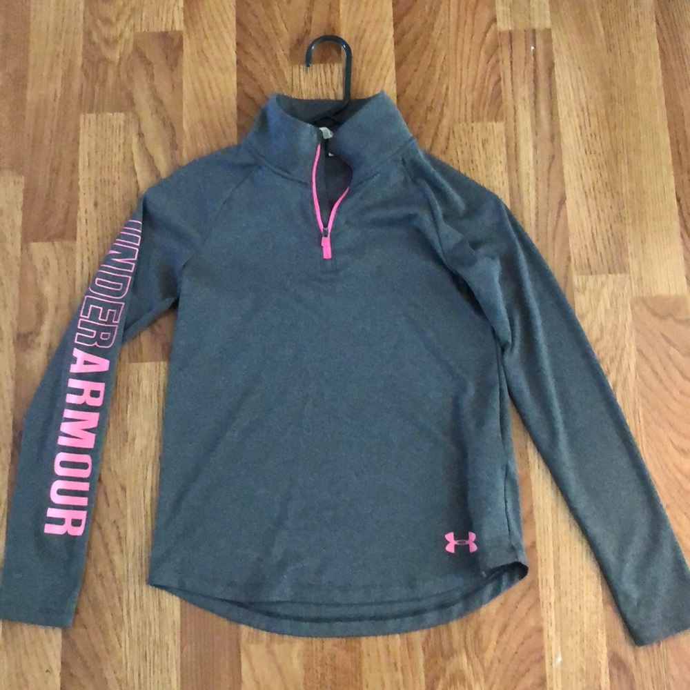 Sold……Under armour girls shirt